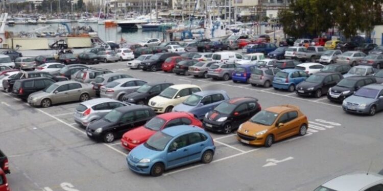 ΑΑΔΕ: Πρόστιμο 1,32 εκατ. ευρώ σε επιχείρηση – Νοίκιαζε 132 αυτοκίνητα που είχε δηλώσει σε ακινησία