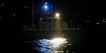 Σύμη: Αγνοούνται πέντε επιβάτες ιστιοπλοϊκού που βούτηξαν να κολυμπήσουν και παρασύρθηκαν