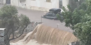 Μάνη: Πλημμύρισαν σπίτια και δρόμοι μετά από σφοδρή νεροποντή