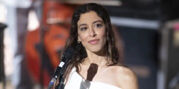 Μαρίνα Σάττι: Οι ξέγνοιαστες καλοκαιρινές στιγμές της μέσα από 20 φωτογραφίες και βίντεο