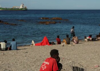 SOS από τη Θέουτα για τους ανήλικους μετανάστες: «Η κατάσταση είναι ανυπόφορη», προειδοποιεί ο επικεφαλής του ισπανικού θύλακα