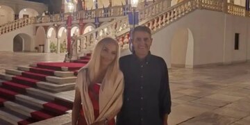 Γιώργος Μυλωνάκης και Τίνα Μεσσαροπούλου στην Παναγία της Τήνου: «Όπου κι αν βρισκόμαστε θα Την τιμάμε»