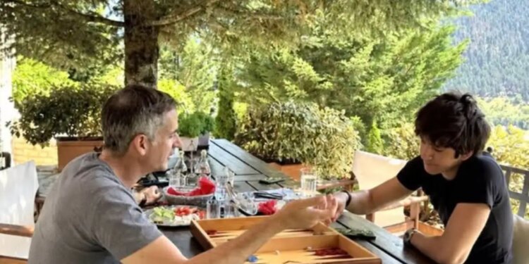 Κώστας Μπακογιάννης: Η σπάνια φωτογραφία με τον γιο του Παύλο