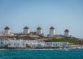 «Χρυσές» διακοπές στην Ελλάδα: Το προφίλ των τουριστών και οι βίλες των 168.000€ την εβδομάδα