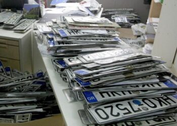 Πινακίδες κυκλοφορίας με λίγα κλικ: Τι αλλάζει σε παραγγελία, πληρωμή και έκδοση