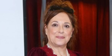 Ελένη Ράντου για Νίκο Καλογερόπουλο: «Ξεκληρίζεται ένα είδος ανθρώπων με ανιδιοτέλεια, ταλέντο και ψυχή»
