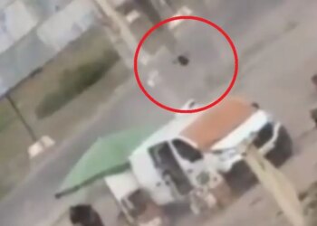 Βίντεο σοκ από την Ουκρανία: Drone καταδιώκει άμαχο και τον τραυματίζει - «Η Ρωσία κάνει σαφάρι ανθρώπων», καταγγέλλει ο Ζελένσκι