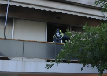 Φωτιά σε διαμέρισμα στη Νέα Σμύρνη