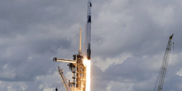 Πύραυλος της SpaceX σε τροχιά σύγκρουσης με τη Σελήνη