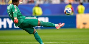 Έκλεισε στην Άστον Βίλα ο Σουζούκι - www.ertsports.gr