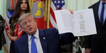 Ο Τραμπ υπέγραψε διάταγμα που περιορίζει τα συνιστώμενα παιδικά εμβόλια στις ΗΠΑ