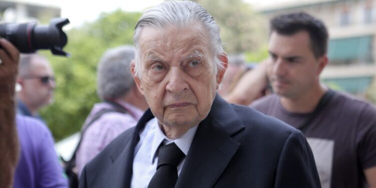 Στις 12 το μεσημέρι στη Μητρόπολη Αθηνών η κηδεία του Γιάννη Βαρβιτσιώτη – Τον επικήδειο θα εκφωνήσει ο πρωθυπουργός