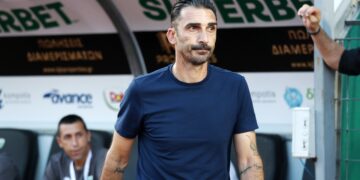 Χαραλάμπους: «Ήμασταν καλύτεροι στο δεύτερο ημίχρονο, όλα τελείωσαν στην κόκκινη κάρτα» - www.ertsports.gr