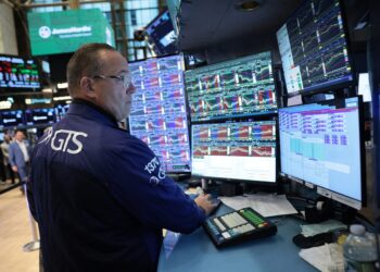 Αυξάνει τα επιτόκια η FED για πρώτη φορά μετά από τρία χρόνια υπό το βάρος των εξελίξεων στη Μέση Ανατολή