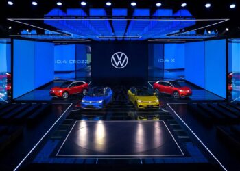 Η Volkswagen κόβει τα μισά μοντέλα της