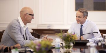 Συνάντηση Μητσοτάκη με τον ΔΣ του ομίλου Telekom - Στο επίκεντρο οι επενδύσεις σε οπτικές ίνες και 5G