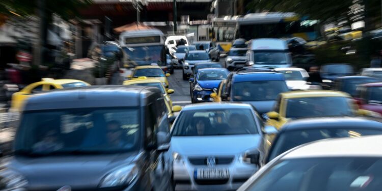 Το Μαρούσι «πνίγεται» στα αυτοκίνητα και στις… παραβάσεις του ΚΟΚ
