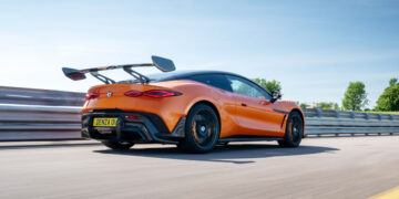 Γιατί οι κορυφαίοι κατασκευαστές supercar δεν φοβούνται τα ατελείωτα άλογα των Κινέζων