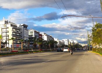 Η μεγαλύτερη ευθεία της Αθήνας έγινε «φρούριο»