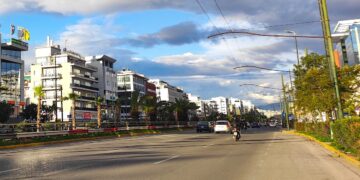 Η μεγαλύτερη ευθεία της Αθήνας έγινε «φρούριο»