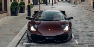 Η τελευταία Lamborghini με χειροκίνητο κιβώτιο είναι για πολύ ψαγμένους!