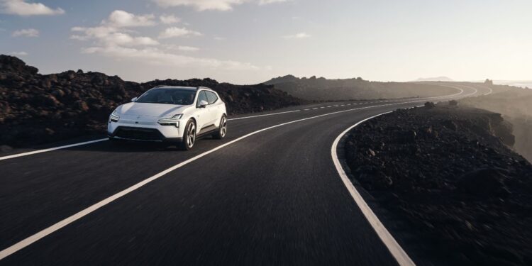 Το νέο Polestar 4 είναι ένα υπερυψωμένο στέισον