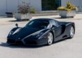 Μια Ferrari Enzo σε μοναδικό χρωματισμό βγαίνει στο σφυρί