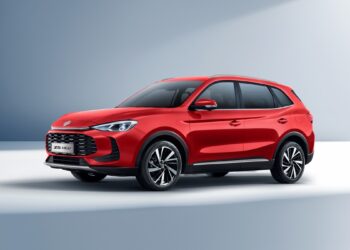 MG ZS MAX: Aλλάζει τα δεδομένα στα οικογενειακά SUV