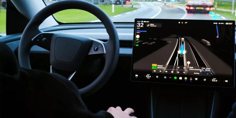 Σάλος με οδηγούς των Tesla που κοιμούνται εν κινήσει