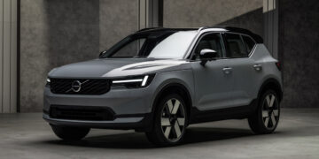 Πρώτη επαφή με τα ανανεωμένα Volvo XC40 και EX40