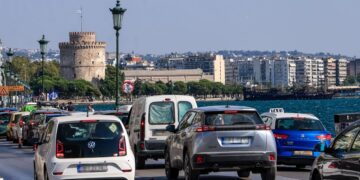 Θεσσαλονίκη: «Έξυπνες» πινακίδες με ραντάρ έξω από σχολεία