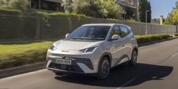 Το BYD Dolphin Surf ανανεώθηκε και αναβαθμίστηκε (+τιμή)