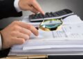 Ελεύθεροι επαγγελματίες: Προτάσεις της Επιστημονικής Επιτροπής Φορέων για τις αλλαγές στο φορολογικό καθεστώς – Πώς θα κερδίζεται το «μπόνους»