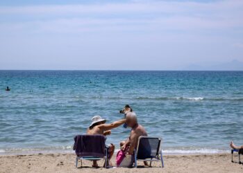 Βουλιαγμένη: Αύριο στον ανακριτή ο 76χρονος και η 21χρονη για τον θάνατο του 82χρονου - ertnews.gr