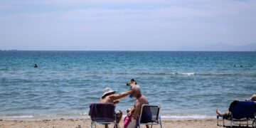 Βουλιαγμένη: Αύριο στον ανακριτή ο 76χρονος και η 21χρονη για τον θάνατο του 82χρονου - ertnews.gr