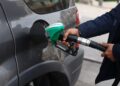 Καύσιμα: Στα 2,20 ευρώ το λίτρο αμόλυβδη και ντίζελ - Έρχονται επιδοτήσεις σε δύο φάσεις για να συγκρατηθούν οι τιμές