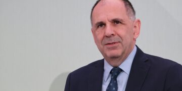 Στο Τορόντο ο Γεραπετρίτης: Στο επίκεντρο η ομογένεια και οι διεθνείς εξελίξεις - «Παρών» στην ενθρόνιση του νέου Αρχιεπισκόπου - ertnews.gr