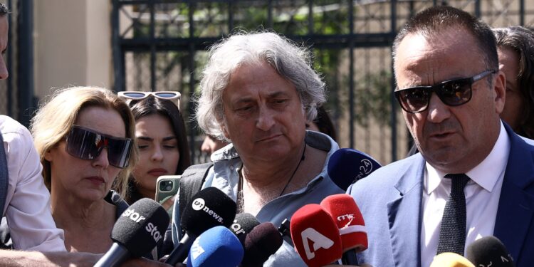Συνήγορος υπνοθεραπευτή στο ΕΡΤnews: Στη δικογραφία δεν υπάρχουν συνομιλίες του πελάτη μου - Πώς εξήγησε το φερόμενο μήνυμα «θα τον συγυρίσω» - ertnews.gr