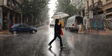 Καιρός: Ισχυρές βροχές στην Κρήτη, πού αλλού θα χτυπήσει η κακοκαιρία - Η πρόγνωση της Ν. Ζιακοπούλου