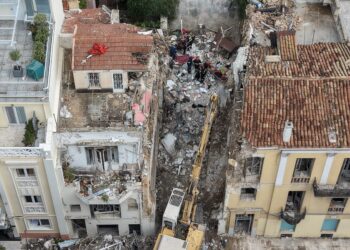 Έκρηξη στην Πλάκα: Διαρροή φυσικού αερίου από συσκευή και σπινθήρας από το φως το πιθανό σενάριο - ertnews.gr