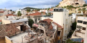 Έκρηξη στην Πλάκα - Λέκκας στο ΕΡΤnews: «Το κτήριο δεν είχε φέροντα οργανισμό, να γίνει σχέδιο διαχείρισης εκτάκτων αναγκών» - ertnews.gr