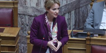 Αλεξάνδρα Σδούκου: Μετά την ομιλία Τσίπρα, ξεκίνησαν τα δύσκολα για τα στελέχη του, που καλούνται τώρα να μαζέψουν τα ασυμμάζευτα