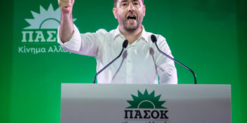 Live η ομιλία Ανδρουλάκη για τα 52 χρόνια του ΠΑΣΟΚ - ertnews.gr