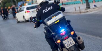 Βούλα: Ταυτοποιήθηκε ο 67χρονος άνδρας που οδηγούσε στο αντίθετο ρεύμα στη Λεωφ. Κων. Καραμανλή - ertnews.gr