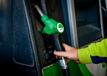 Καύσιμα: Συνεχίζεται η αύξηση - Μια ανάσα από τα 2,20 ευρώ/λίτρο η μέση τιμή της αμόλυβδης