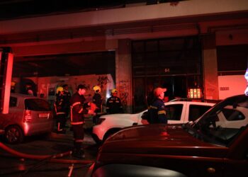 Φωτιά σε διαμέρισμα στο Χαλάνδρι - Επιχειρεί η πυροσβεστική - ertnews.gr