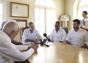 Μήνυμα ισχύος και στήριξης έστειλε από το Καστελόριζο ο Πρωθυπουργός - Τα έργα υποδομών στη συνάντησή του με τον δήμαρχο - ertnews.gr