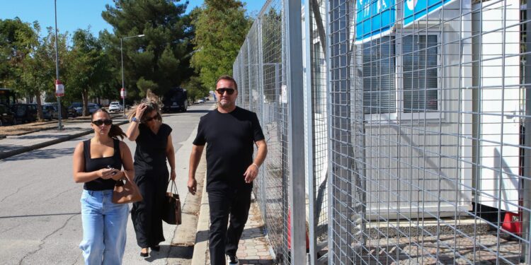 Δίκη Τεμπών: Σε φορτισμένο κλίμα η συνεδρίαση - Κατέθεσαν γονείς και συγγενείς των θυμάτων - ertnews.gr