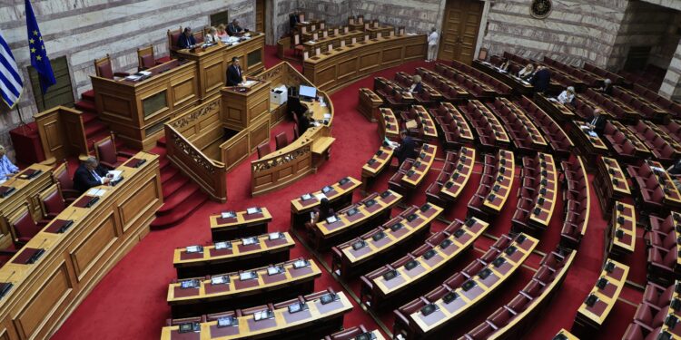 «Φωτιά» στην πολιτική σκηνή: Σφοδρές αντιδράσεις για το επίδομα ανεργίας και «πυρά» Μαρινάκη κατά ΠΑΣΟΚ με φόντο τον Αλέξη Τσίπρα - ertnews.gr