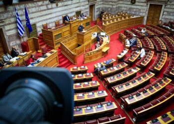 Αντιπαράθεση για την ενεργειακή κρίση: Την ανάγκη ευρωπαϊκής εξαίρεσης για μείωση του ΕΦΚ σημειώνει η κυβέρνηση – Σφοδρή κριτική της αντιπολίτευσης